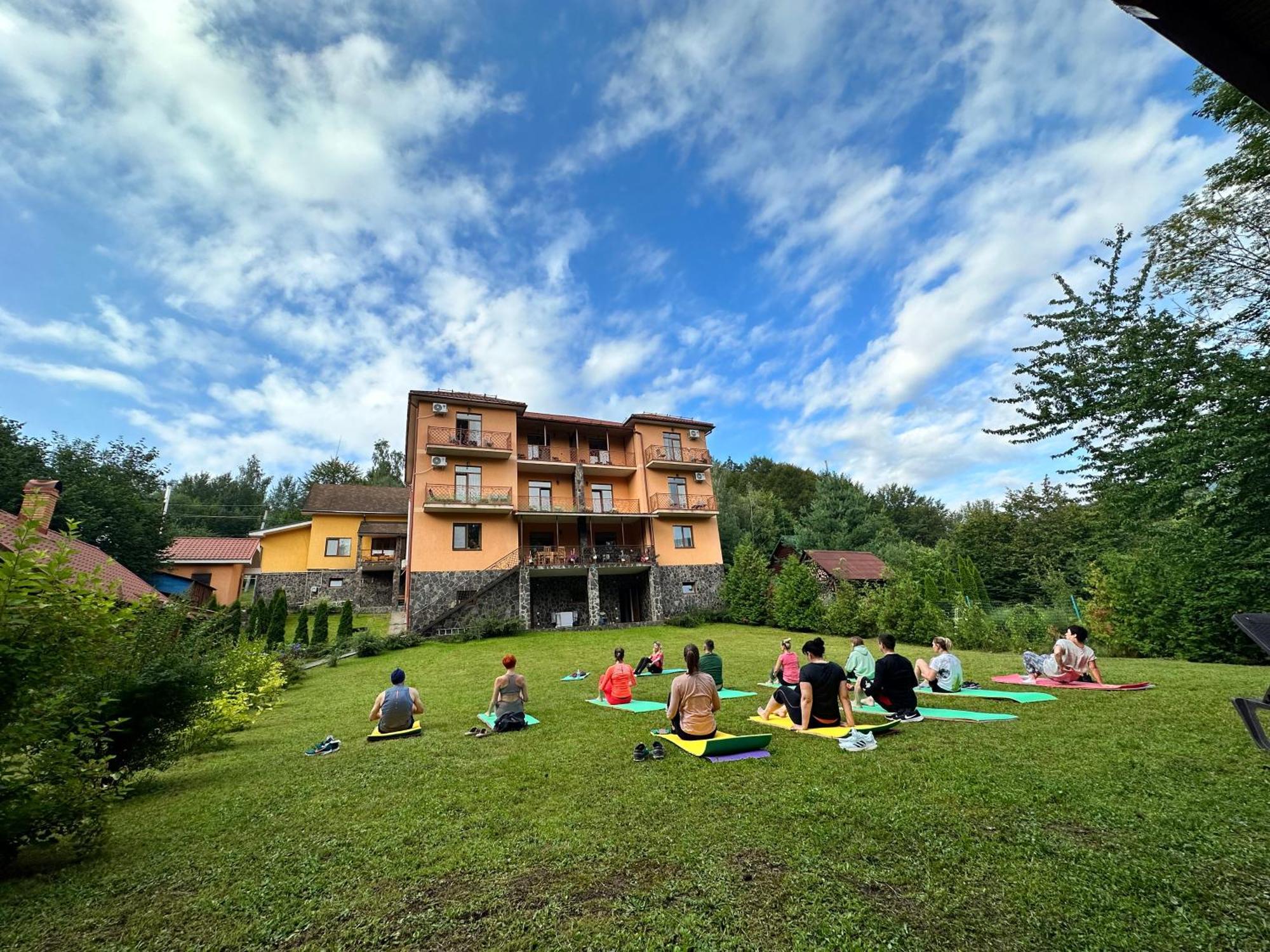 Vovk Gasthaus Synjak Exterior foto